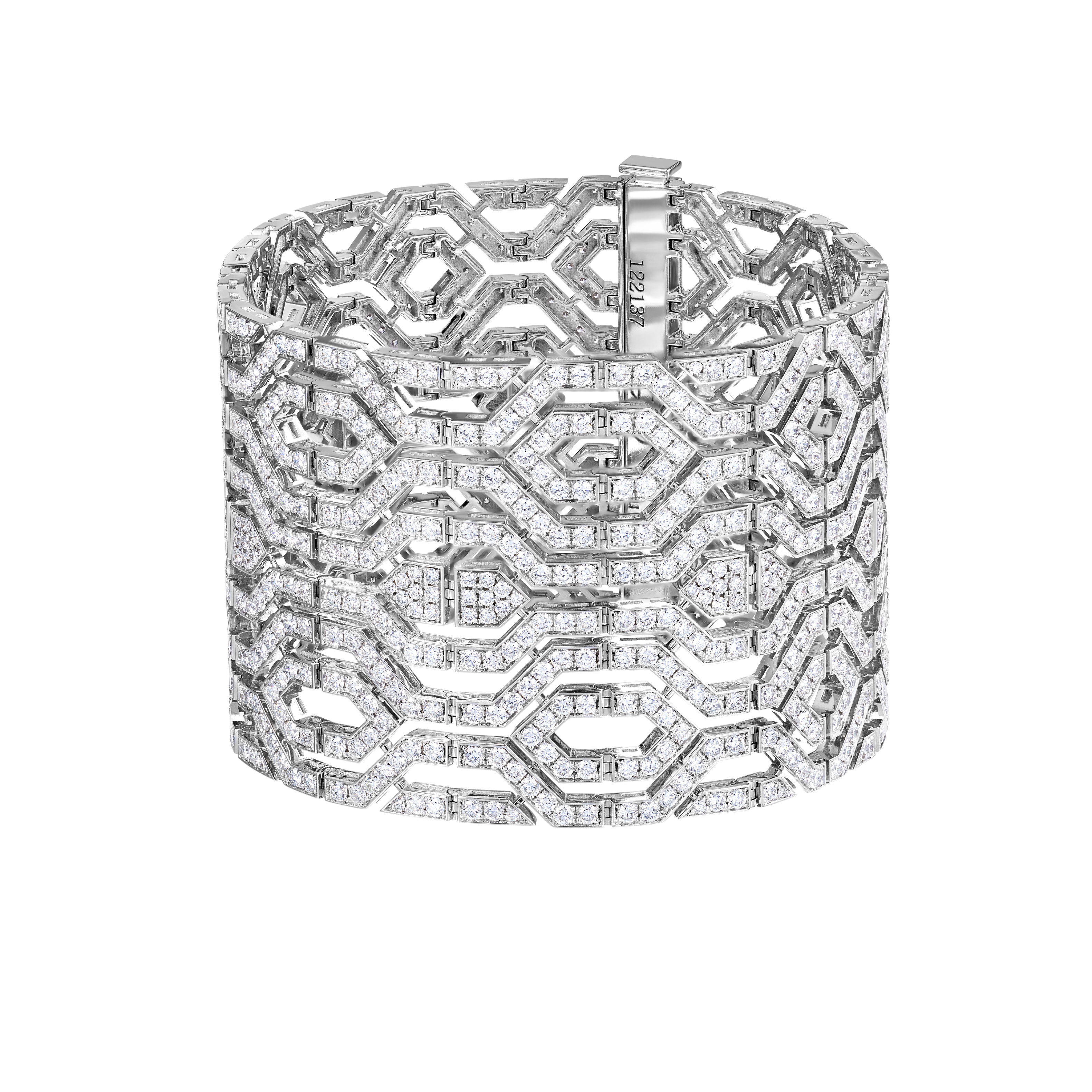 "SPACE PATTERN" DIAMOND BRACELET/ 22.3 CTW
18K White Gold
