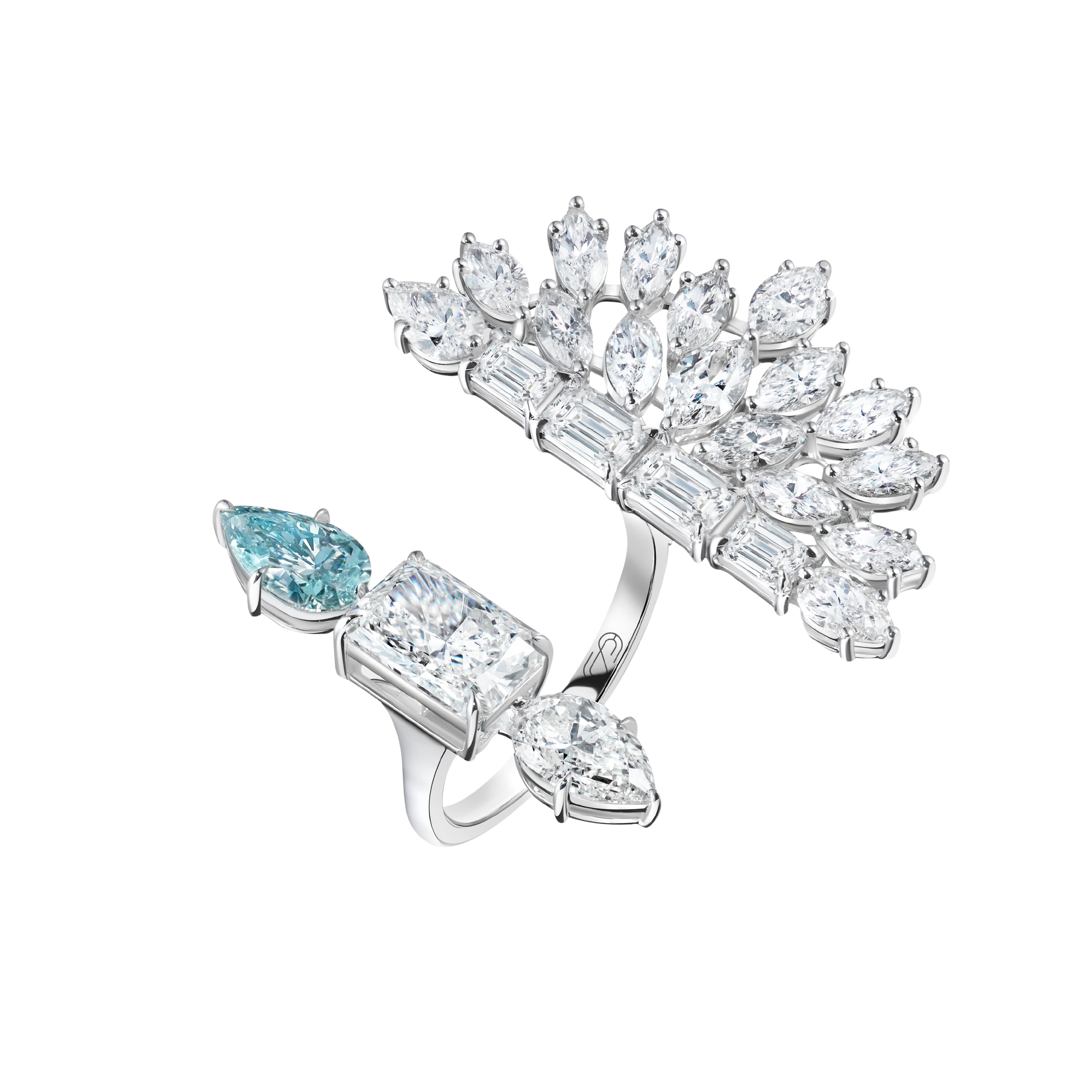 "BLUE COMET" DIAMOND RING / 6.832 CTW
18K White Gold