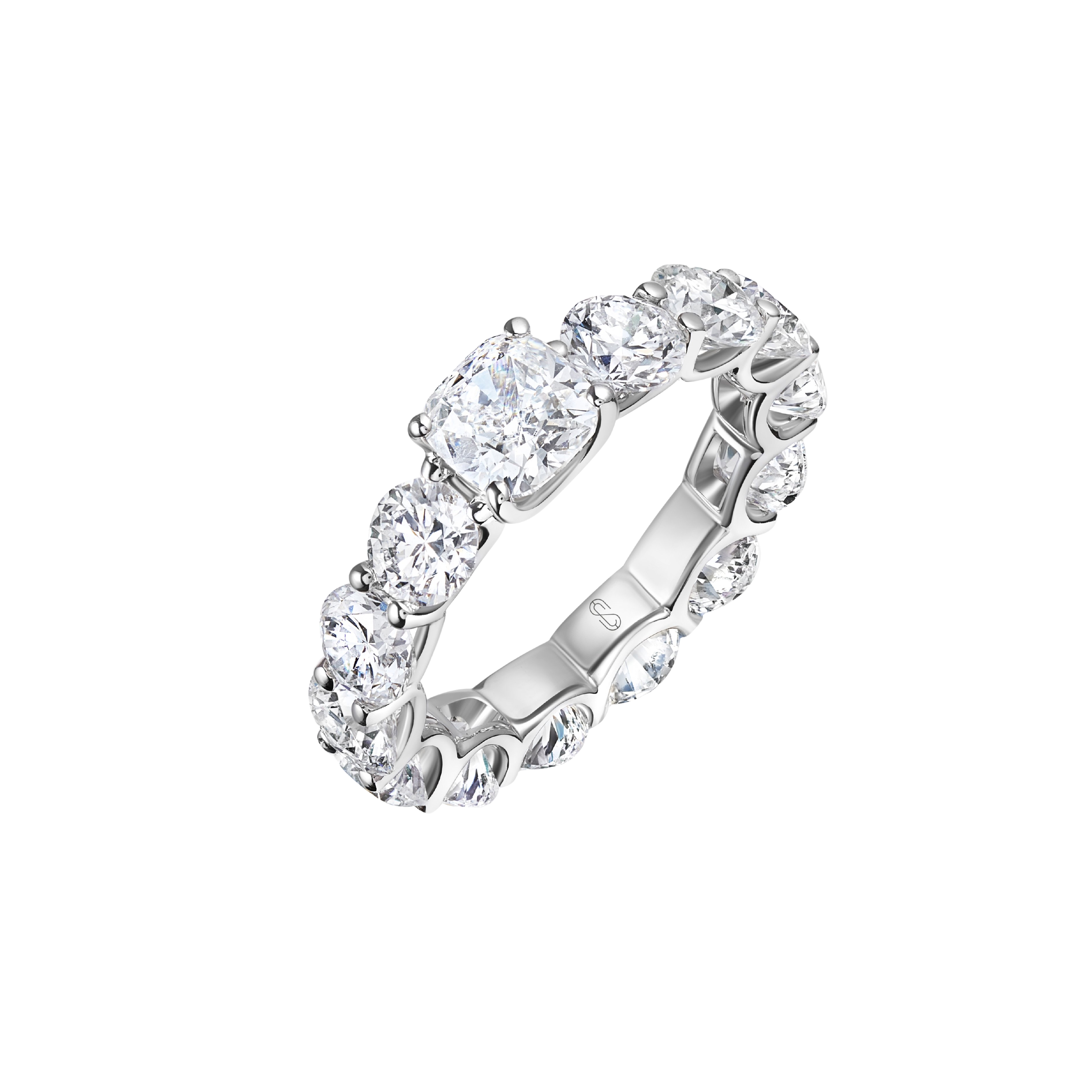 ETERNITY CUSHION DIAMOND RING / 5.971 CTW
18K White Gold

