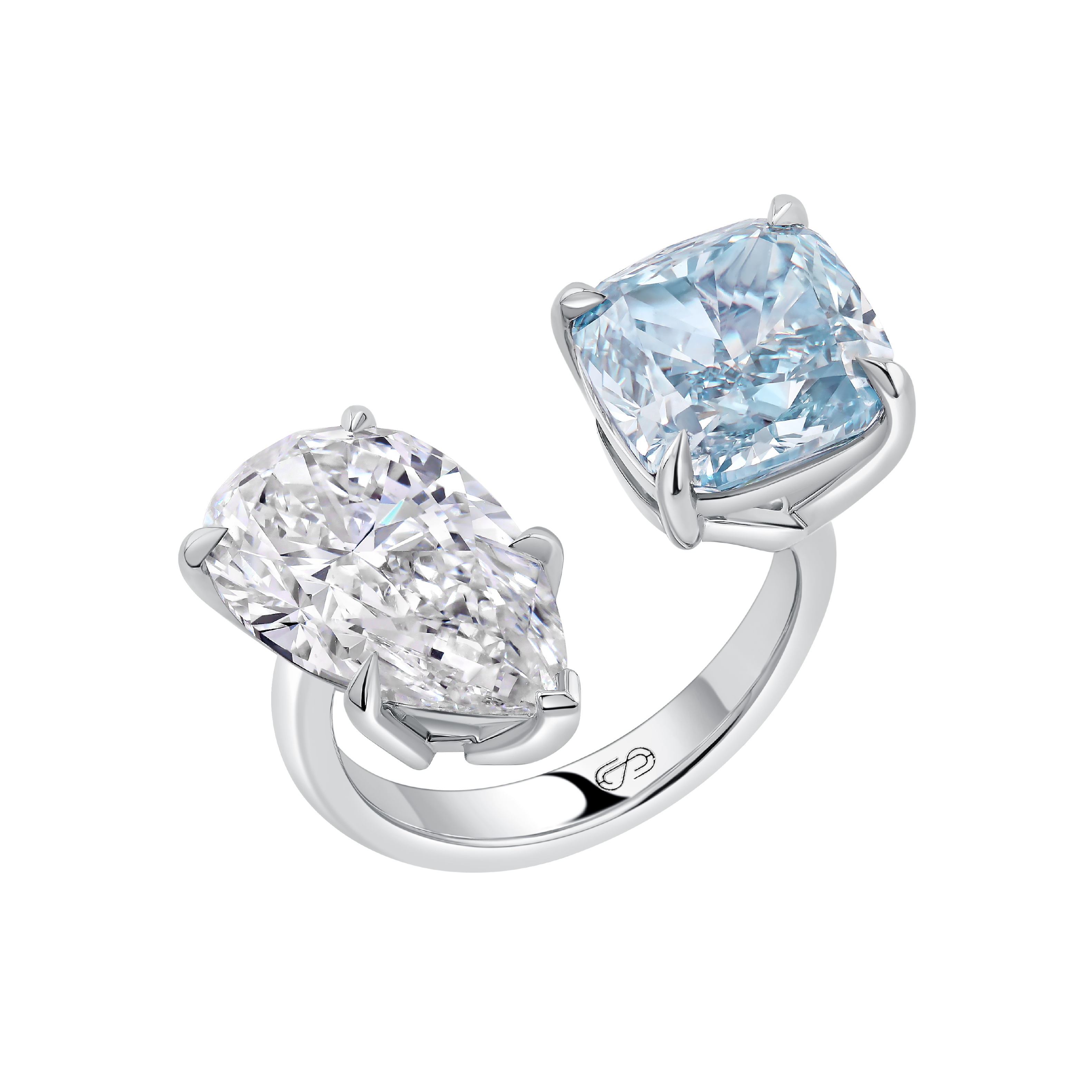 "ALBIREO" BLUE DIAMOND HUG RING  / 10.28 CTW
18K White Gold
